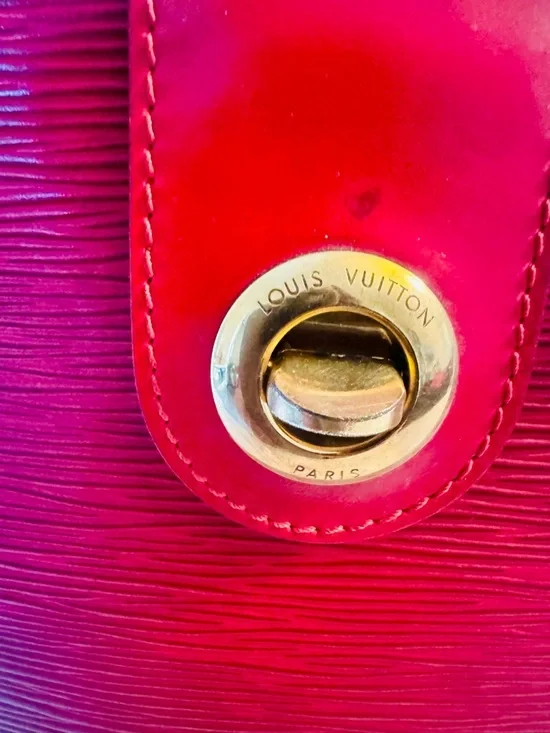 Louis Vuitton Red Cluny Epi Leather Bucket Shoulder Bag - Picture 8 of 13